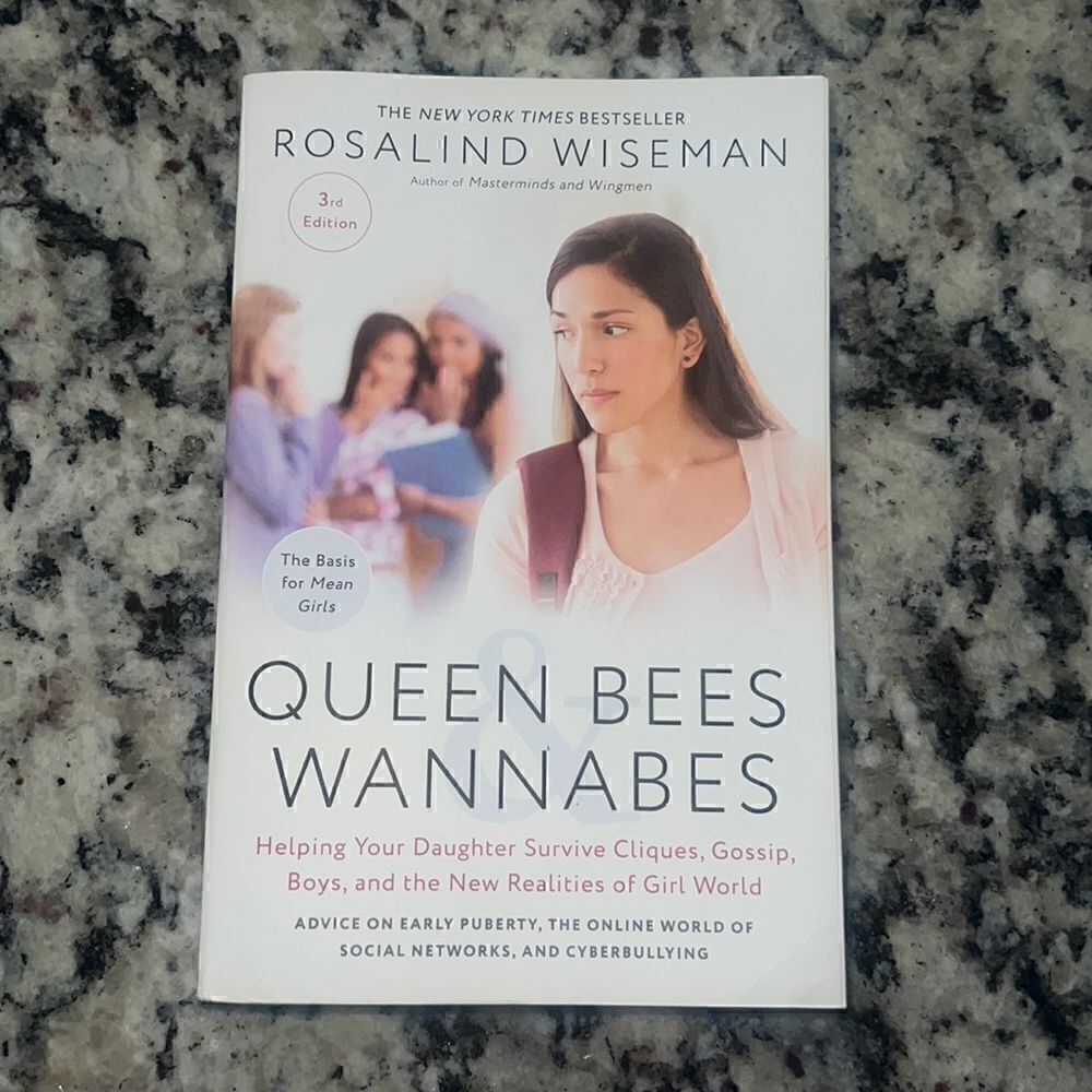 EUC Queen Bees Wannabes Book by Rosalind Wiseman
